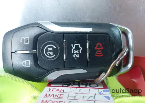 2017 Ford Explorer Platinum z USA, uszkodzony, nr VIN 1FM5K8HT6HGC05799